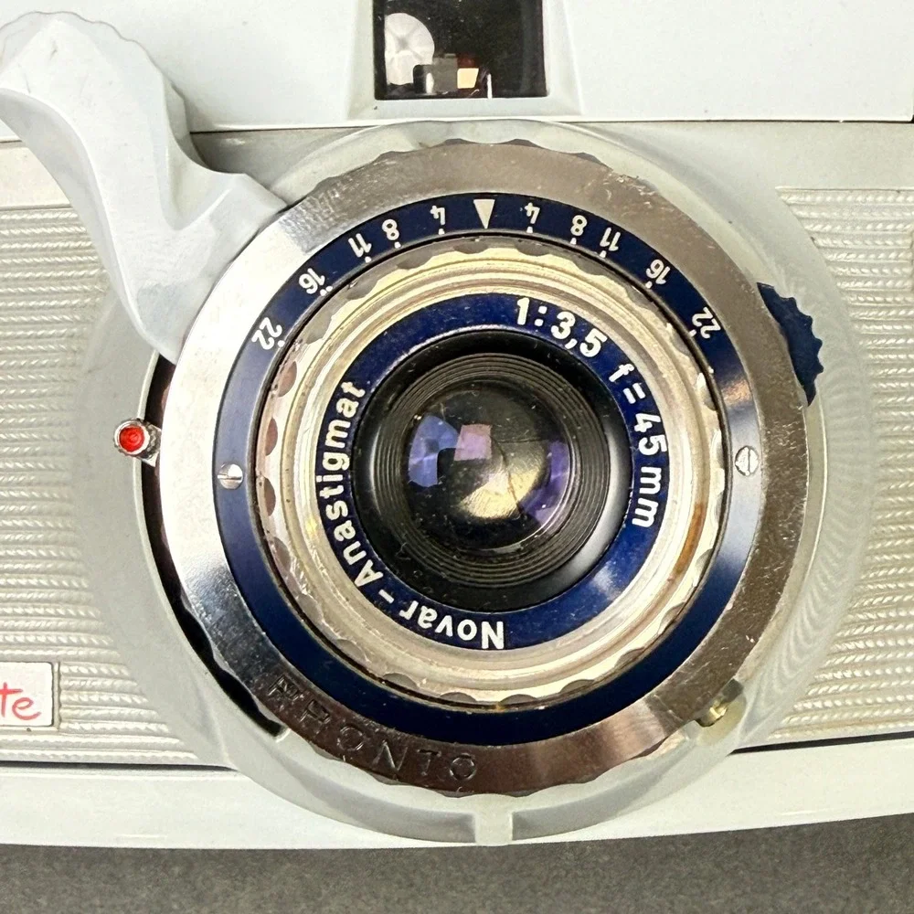 Zeiss Ikon Ikonette 35mm vintage Camera for parts or repair